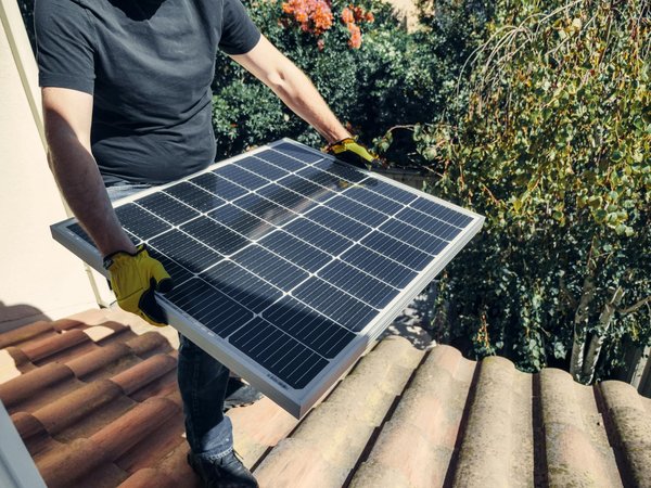 Installer des panneaux solaires : guide pratique pour bien débuter